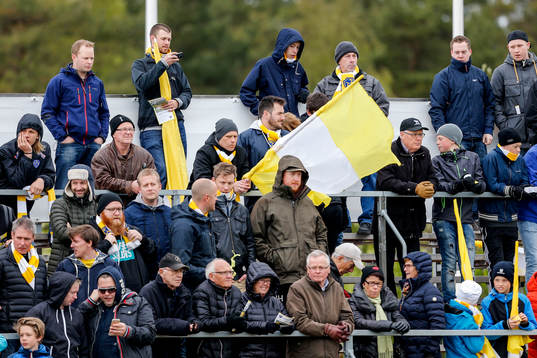 Falkenbergs supportrar före fotbollsmatchen i Allsvenskan