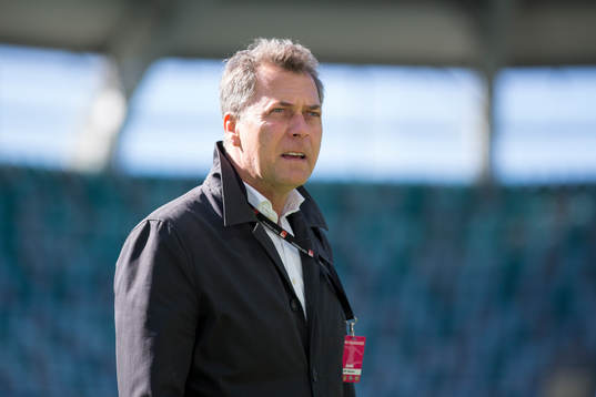 Häckens sportchef Sonny Karlsson innan fotbollsmatchen i