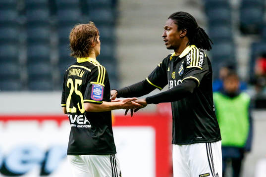 s Sam Lundholm blir utbytt mot Dickson Etuhu