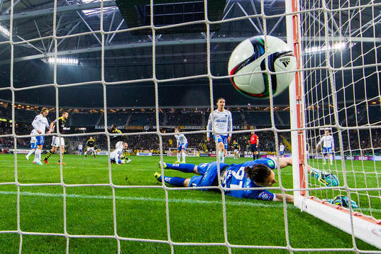 s Henok Goitom kvitterar för AIK bakom Norrköpings