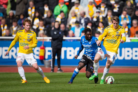 Falkenbergs Dan Keat och Halmstads King Osei Gyan och