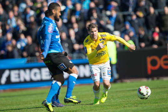 Falkenbergs Stefan Rodevåg (i gult)