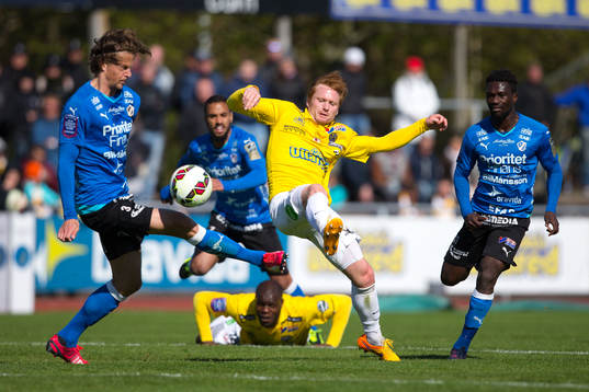 Halmstads Fredrik Liverstam (till vänster) och Falkenbergs