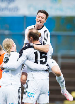 Östersunds spelare jublar