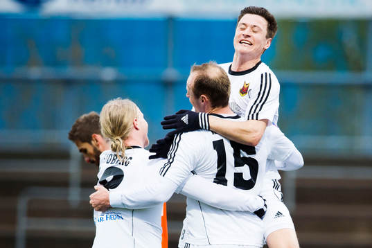 Östersunds spelare jublar