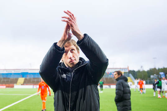 Östersunds tränare Graham Potter jublar