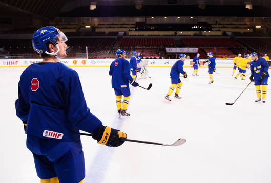 Filip Forsberg på Sveriges ishockeylandslags träning