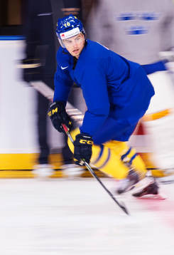 Joakim Lindström på Sveriges ishockeylandslags träning