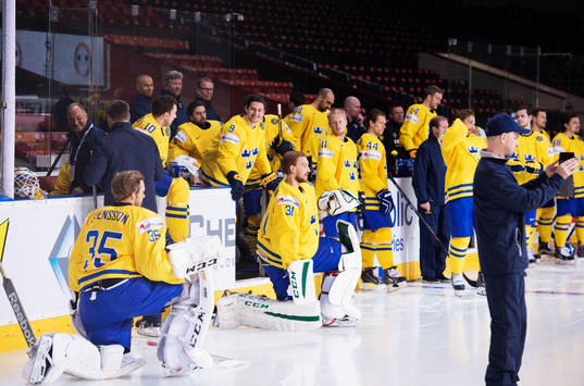 Målvakt Anders Nilsson med lagkamrater