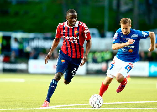 Djurgårdens Nyasha Mushekwi och Åtvidabergs Månz Karlsson