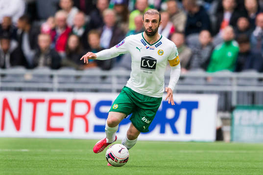 Hammarbys Kennedy Bakircioglu med bollen