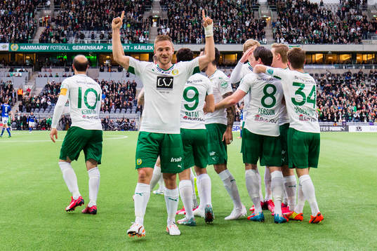 Hammarbys Mats Solheim och resten av spelarna i Hammarby