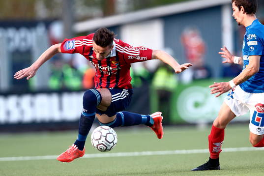Djurgårdens Haris Radetinac och Åtvidabergs Ruben Lameiras