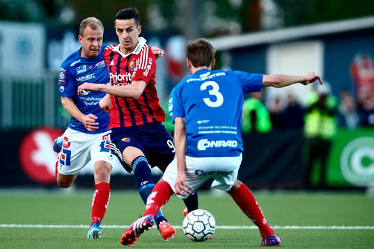 Djurgårdens Haris Radetinac med Åtvidabergs Kristian