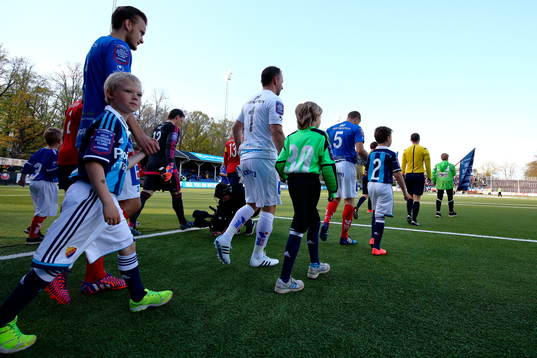 Intåg till  fotbollsmatchen i Allsvenskan mellan