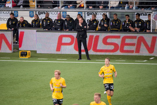 Elfsborgs manager Magnus Haglund är fundersam framför