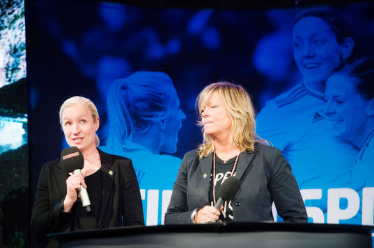 Victoria Sandell Svensson och Sveriges landslagschef Marika