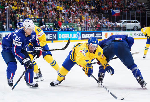 Frankrikes Kevin Hecquefeuille och Sveriges Anton Lander