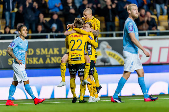 Elfsborgs Marcus Rohdén kvitterar till 2-2 och laget jublar