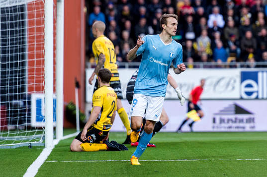 Malmö FFs Magnus Wolff Eikrem gör 0-1 och jublar