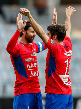 Örgrytes George Mourad och William Atashkadeh jublar