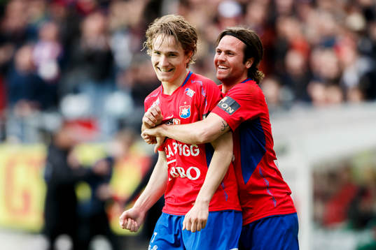 Örgrytes Jakob Lindström och Hampus Bohman jublar