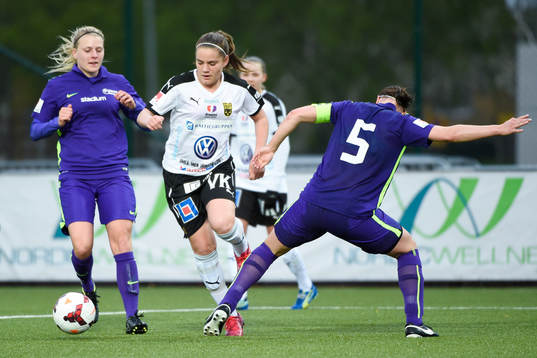 Jitex Jenny Holm och Umeås Sarah Mellouk och Jitex Anna