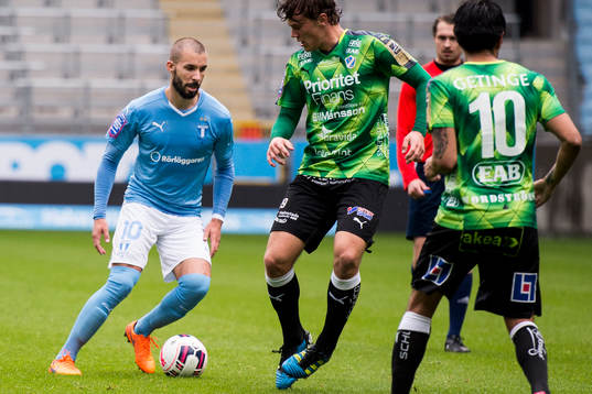 Malmö FFs Guillermo Molins och Halmstads  Konrad Jönsson