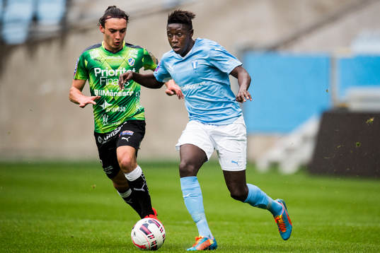 Halmstads Sead Haksabanovic och Malmö FFs Pa Konate