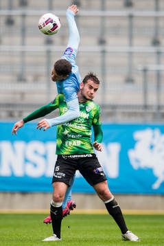 Malmö FFs Mattias Andersson och Halmstads Perparim Beqaj