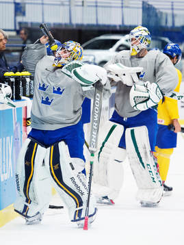 Målvakterna Jhonas Enroth och Anders Nilsson på Sveriges