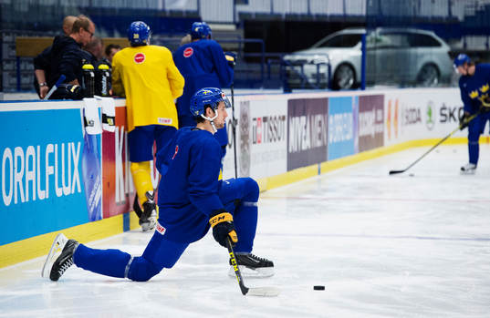 Filip Forsberg på Sveriges ishockeylandslags träning