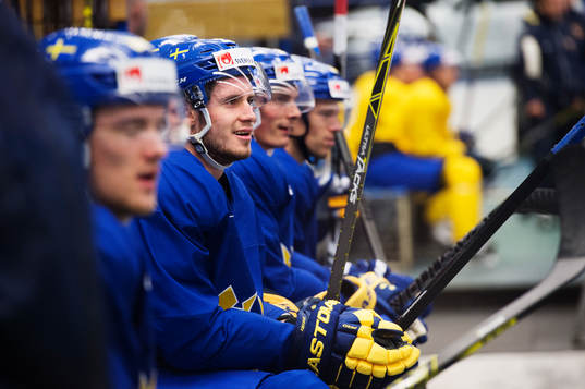 Oliver Ekman Larsson på Sveriges ishockeylandslags träning