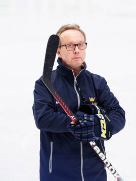 Förbundskapten Pär Mårts på Sveriges ishockeylandslags