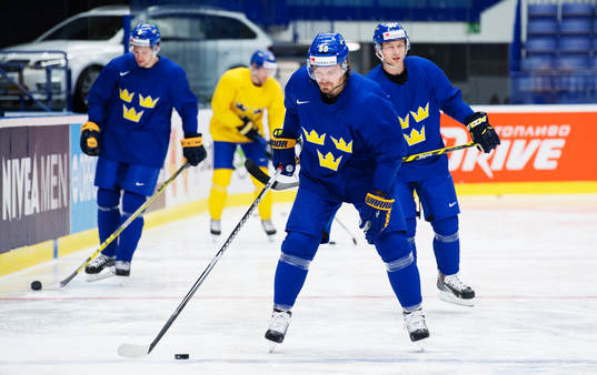 Anton Lander på Sveriges ishockeylandslags träning