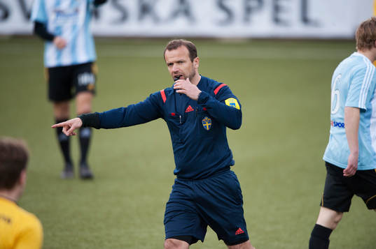 Domaren i matchen i division 2 mellan IFK Malmö och IFK