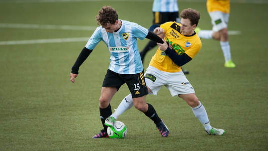 IFK Hässleholms Anton Pramberg i matchen i division 2