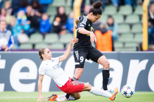 s Jessica Houara d’Hommeaux och Frankfurts Celia Sasic