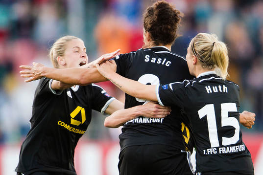 Frankfurts Ana Maria Crnogorcevic, Celia Sasic och Svenja