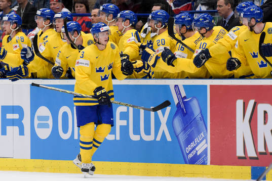 Sveriges John Klingberg jublar