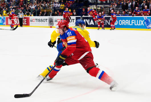 Rysslands Vladimir Tarasenko lurar Sveriges John Klingberg