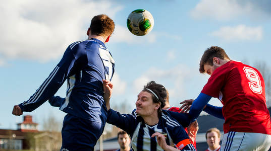 under fotbollsmatchen i division fyra mellan Kovland och
