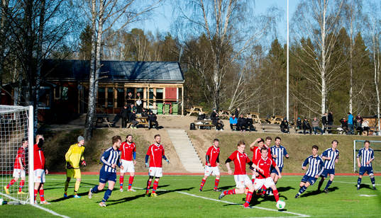 under fotbollsmatchen i division fyra mellan Kovland och
