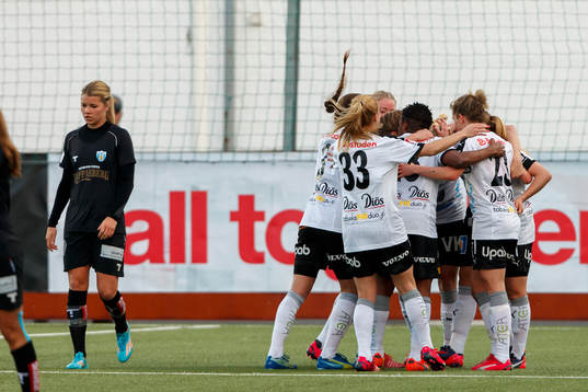 Umeås spelare jublar