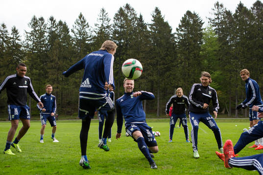IFK Göteborgs Gustav Engvall i mitten av kvadraten