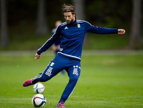 IFK Göteborgs Mattias Bjärsmyr skjuter ett skott
