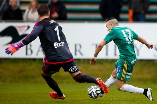 Ljungskiles Ahmed El Amrani  gör 1-0 bakom Degerfors