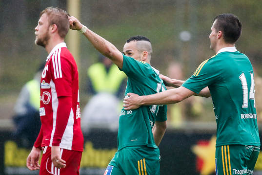 Bläddra bland fler bilder av Fotboll, Superettan, Ljungskile - Degerfors