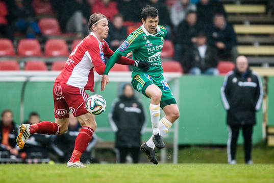 Degerfors Hampus Zackrisson (v) och Ljungskiles Hannes
