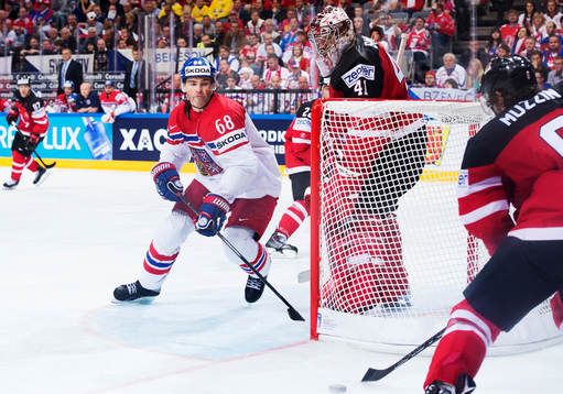 Tjeckiens Jaromir Jagr jagar pucken